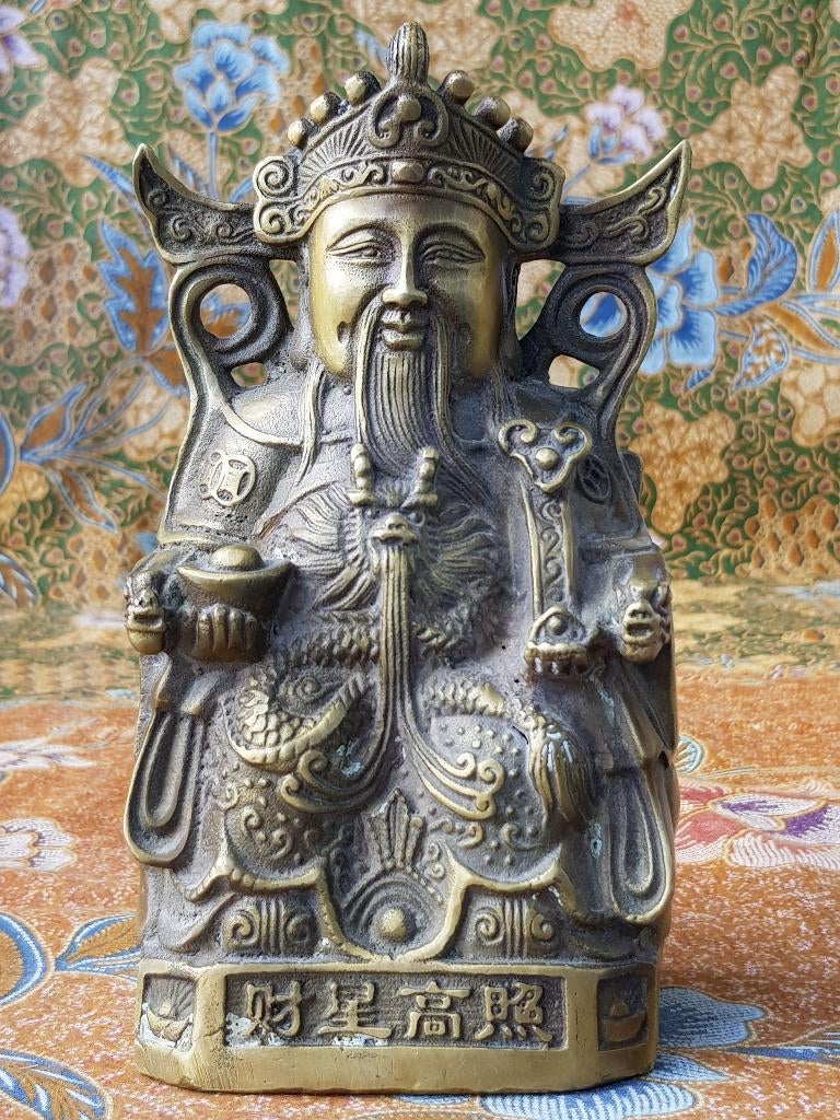 Mooi oud antiek Chinees brons beeld van Cai Chen 16,5 cm.