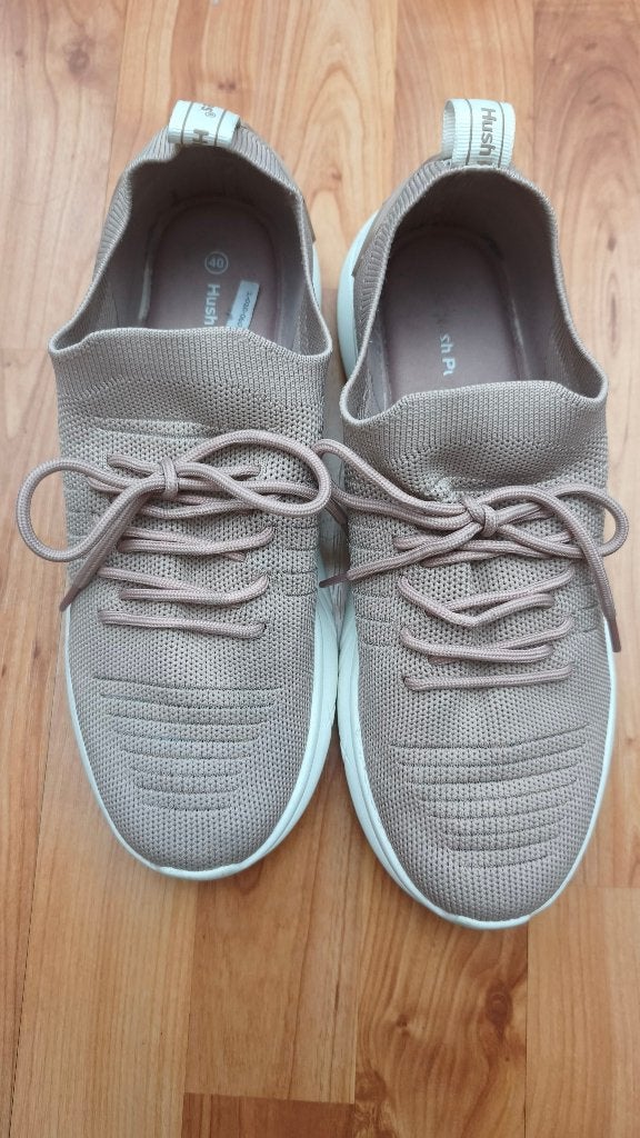 Hush Puppies sneakers - Zo goed als nieuw, Beige, Ophalen of Verzenden, Hush Puppies, Sneakers of Gympen