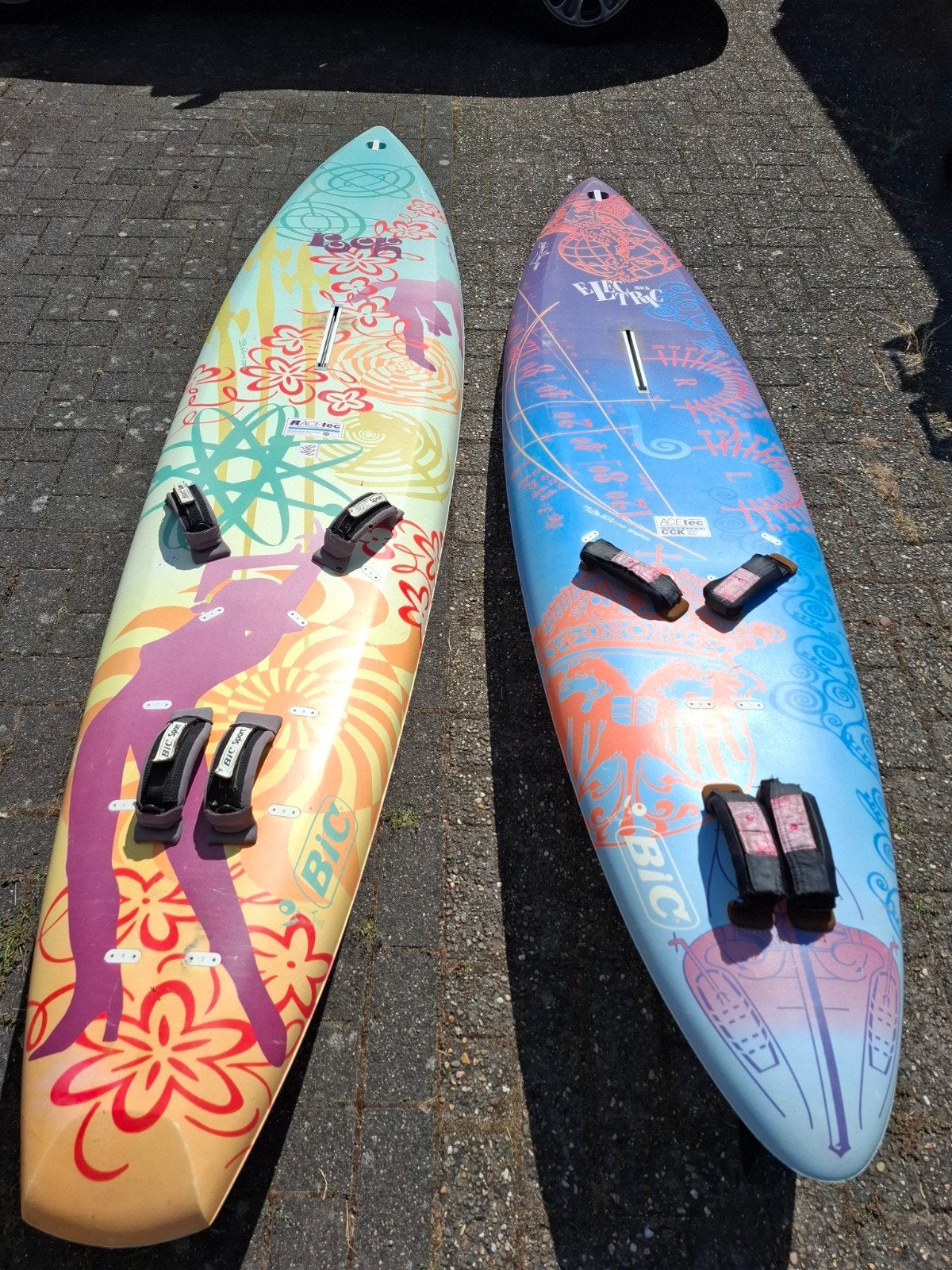 Twee BIC Windsurfplanken, Watersport en Boten, Windsurfen, Ophalen, Met voetbanden, 250 tot 300 cm, Gebruikt