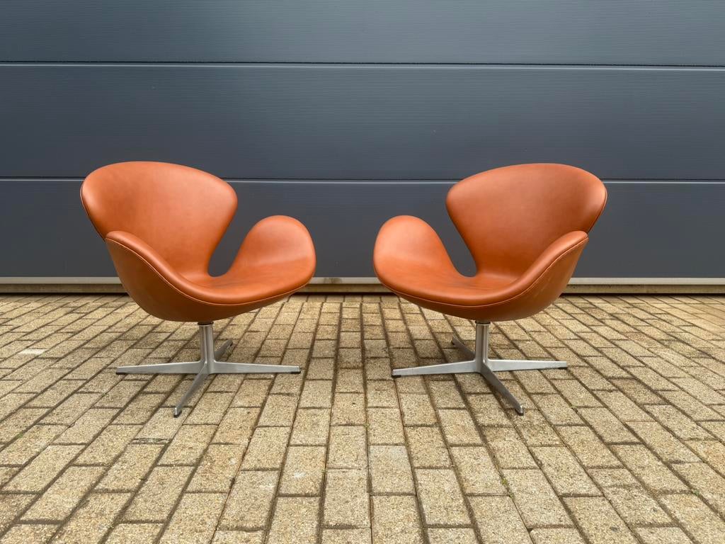 2x Fritz Hansen Swan chair 1971 Cognac leder, NIEUWstaat!!, Huis en Inrichting, Fauteuils, 50 tot 75 cm, 75 tot 100 cm, Ophalen of Verzenden