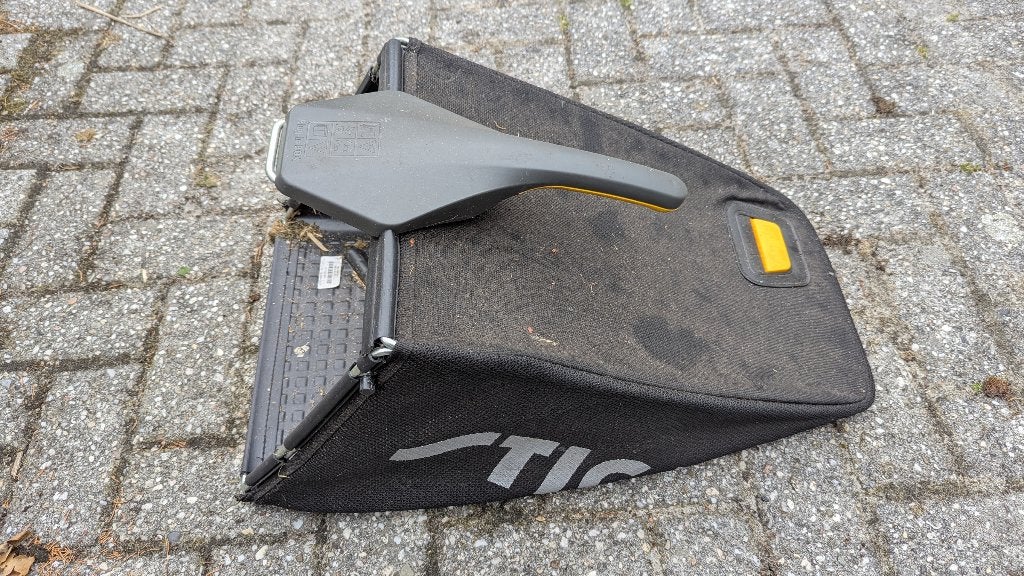Stiga opvangbak grasmaaier 181102378, Ophalen, Gebruikt, 50 cm of meer, Opvangzak
