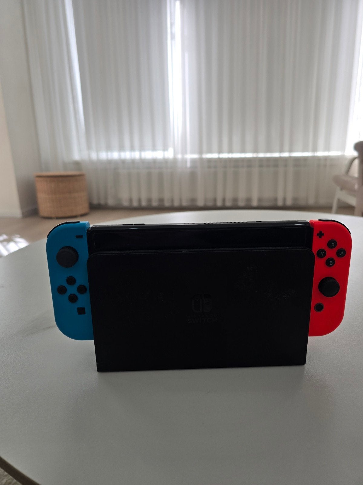 Nintendo switch oled met fc25, Switch OLED, Met games, Verzenden, Met 2 controllers