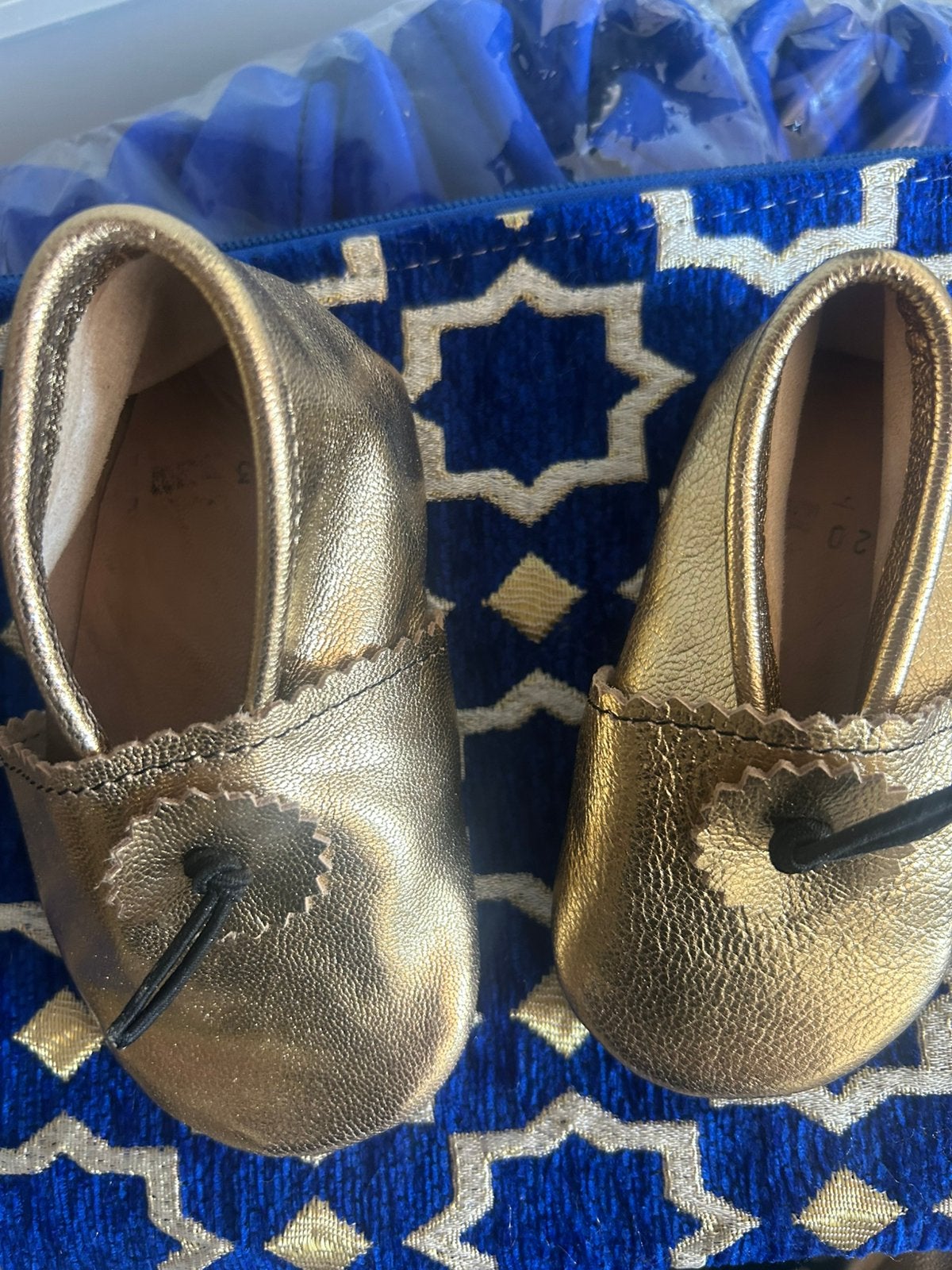 Kinderschoentjes, handgemaakt zacht leer, Sieraden, Tassen en Uiterlijk, Manchetknopen, Ophalen of Verzenden, Zo goed als nieuw