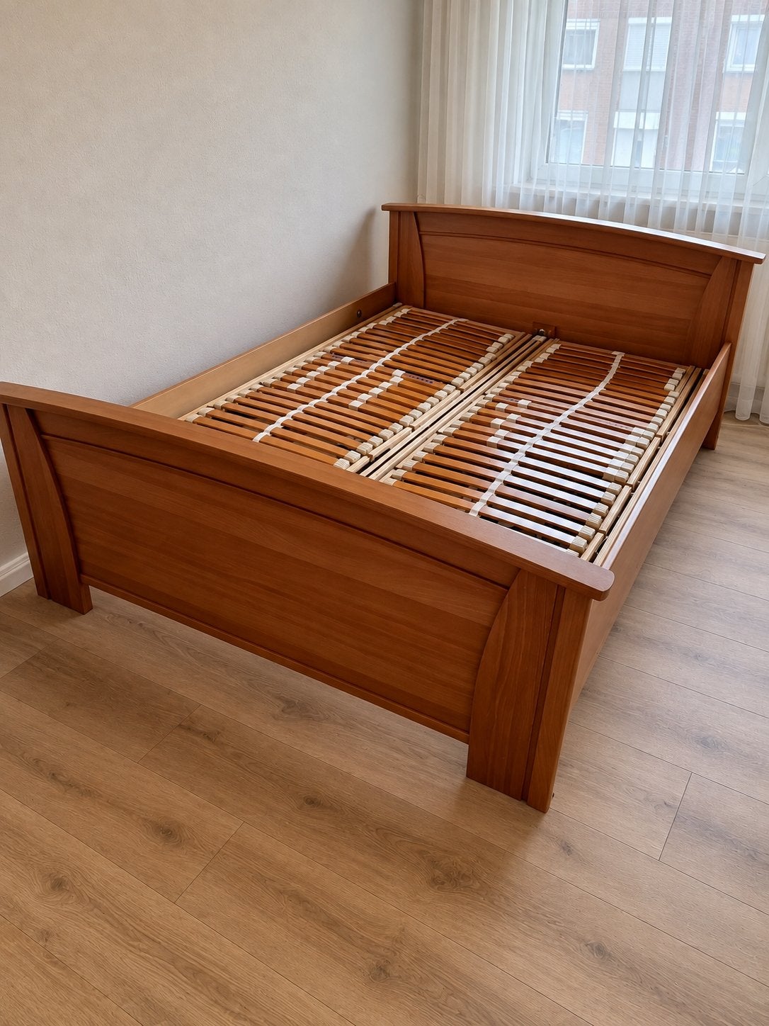 Bed maat 140 x200 met 2 losse electrische lattenbodems, Ophalen, Tweepersoons, 140 cm, Zo goed als nieuw