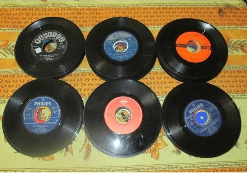 93 Oude nederlandstalige Vinyl Singles zonder hoes, Ophalen of Verzenden, Gebruikt, Nederlandstalig