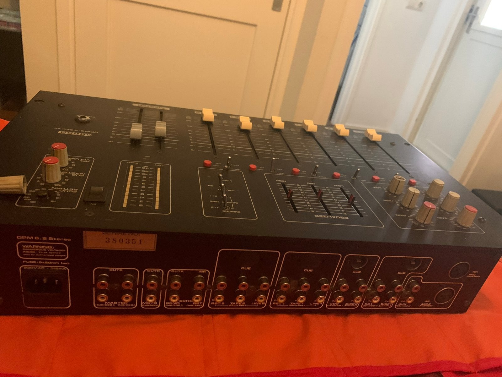 Dateq  DPM-6.2 Stereo Mengpaneel, Ophalen, Gebruikt, 5 tot 10 kanalen, Microfooningang