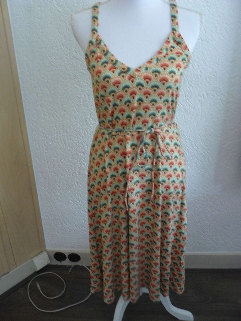 King Louie zomerjurk maat M., Kleding | Dames, Jurken, Zo goed als nieuw, Maat 38/40 (M), Overige kleuren, Onder de knie, Ophalen of Verzenden