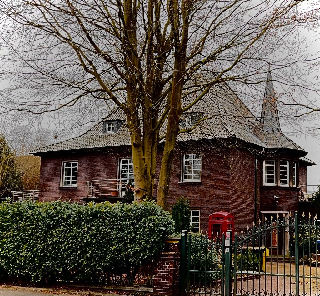 Representatieve torenvilla op 2110m² nabij Nederlandse grens, Huizen en Kamers, Brüggen - Bracht, 14 kamers, Woonhuis, 400 m²