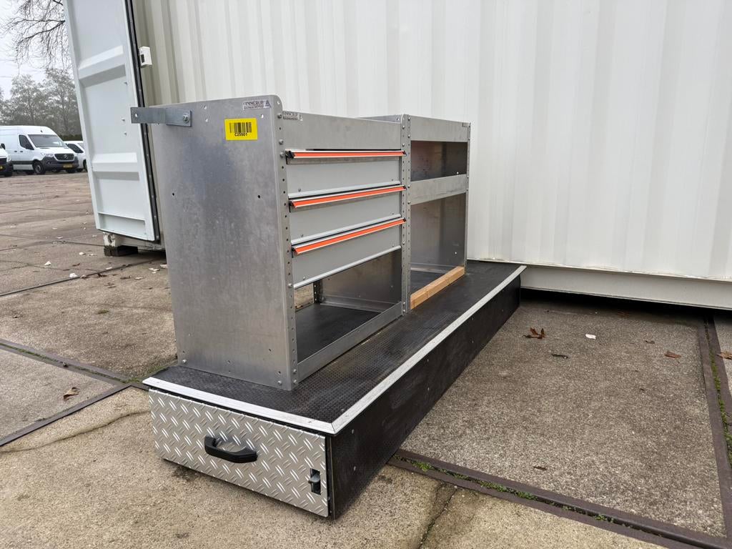 Nieuwstaat bedrijfswagen inrichting bedrijfswageninrichting, Ophalen, Zo goed als nieuw