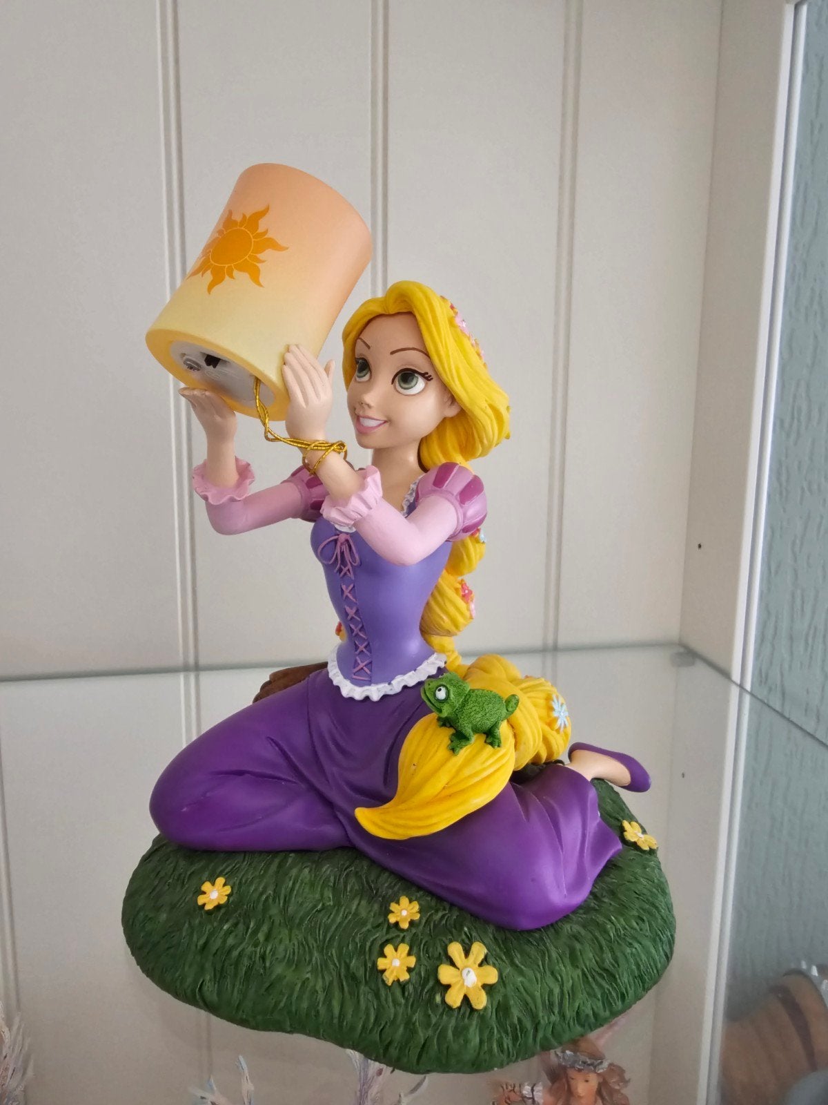 Disney Rapunzel beeldje met lichtgevende lantaarn, Ophalen, Overige figuren, Nieuw, Beeldje of Figuurtje