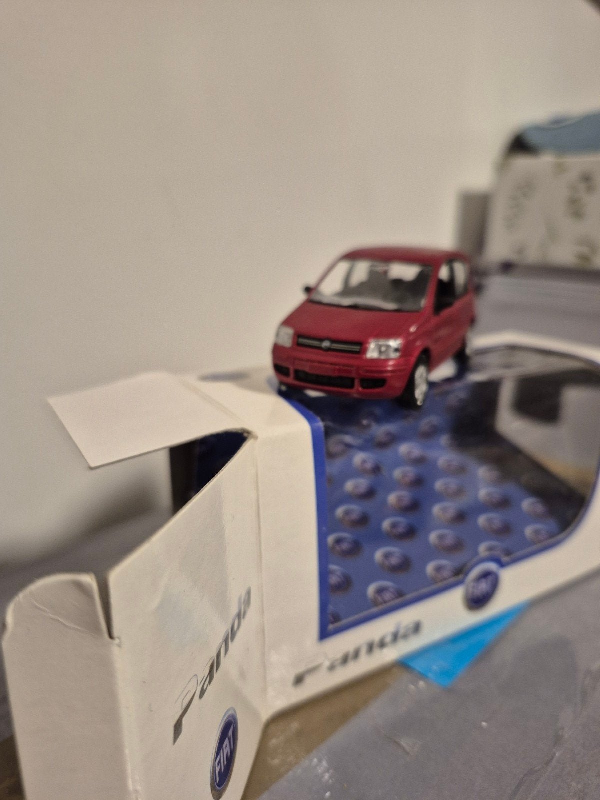 Norev fiat panda donkerrood 1;43 ovp, Ophalen of Verzenden, Zo goed als nieuw, Auto, Norev