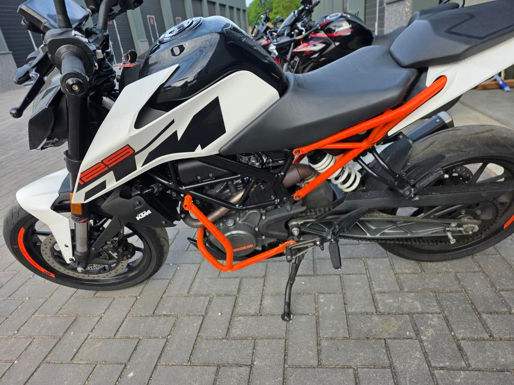 KTM Duke 125 - Perfecte A1 beginnersmotor 2020, Motoren, Occasion, Particulier, 125 cc, 11 kW of minder