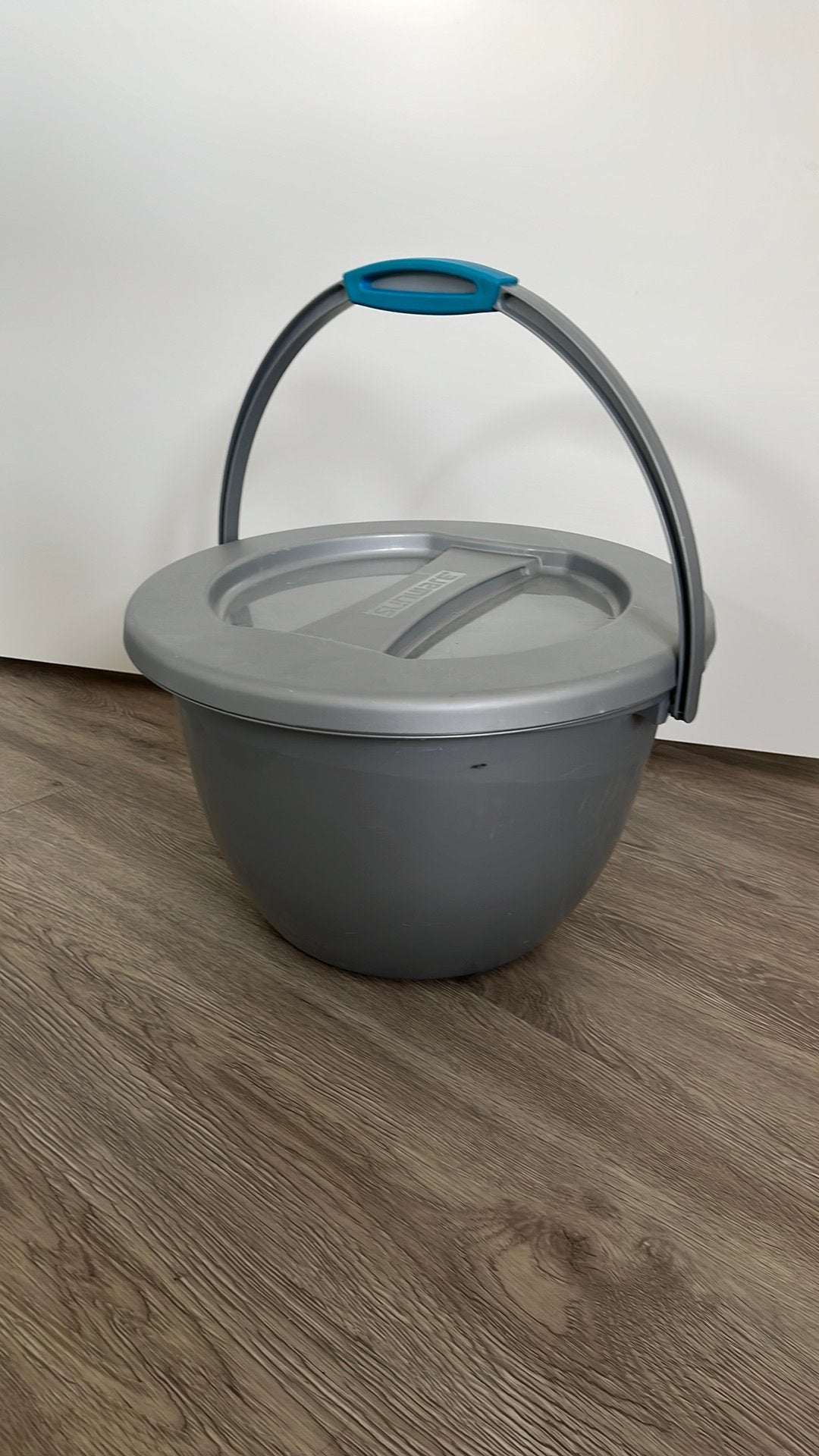 Camping Emmer met wasbak en deksel, Huis en Inrichting, Emmers, Ophalen of Verzenden, Gebruikt, Kunststof