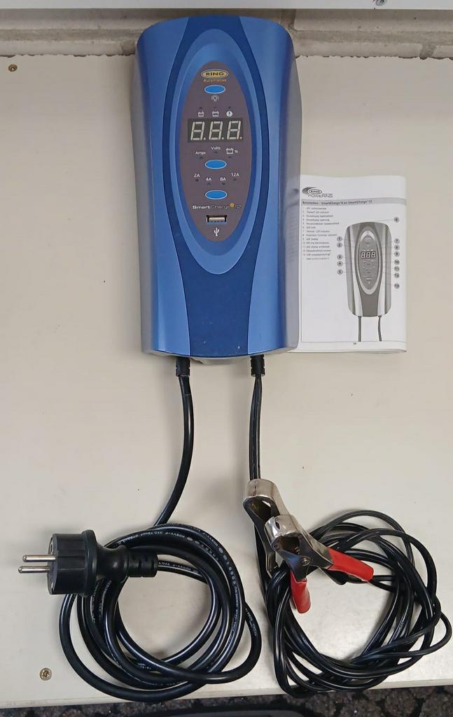 Slime inteligente acculader instelbaar tot 12 Ampere ook USB, Caravans en Kamperen, Ophalen, Zo goed als nieuw
