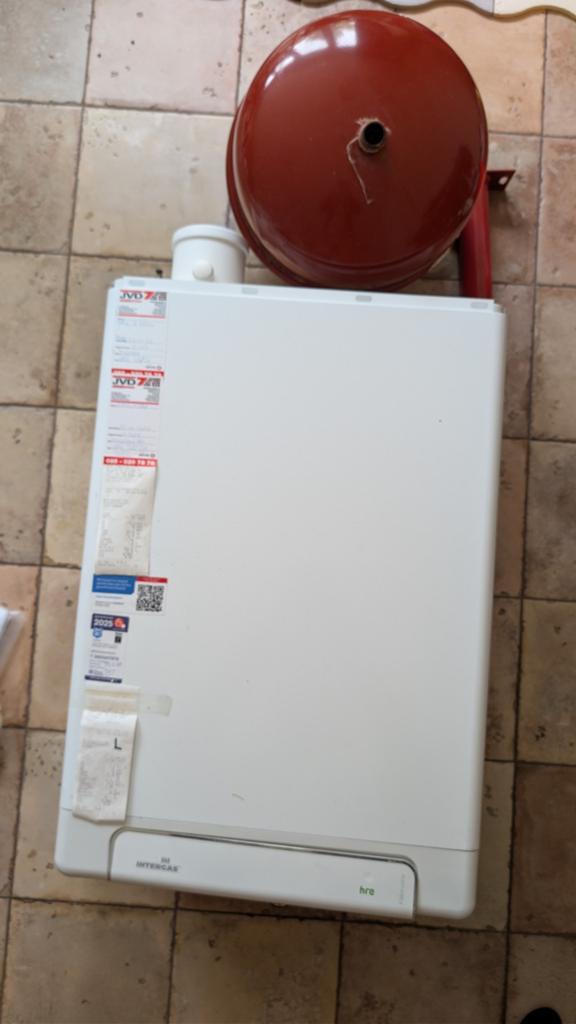 Intergas Kombi Kompakt HRE 28/24 A CV-ketel (2022), Cv-ketel of Combi-ketel, Zo goed als nieuw, 60 tot 150 cm, 80 cm of meer