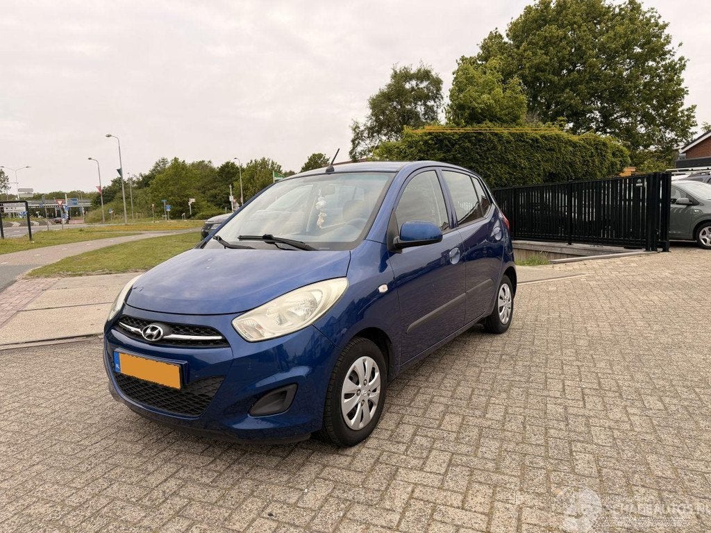 Hyundai i10 1.1 iDrive cool ! 17.290 KM ! (bj 2012), Auto diversen, Schadeauto's, Hyundai Motor Deutschland GmbH, Blauw, Handgeschakeld