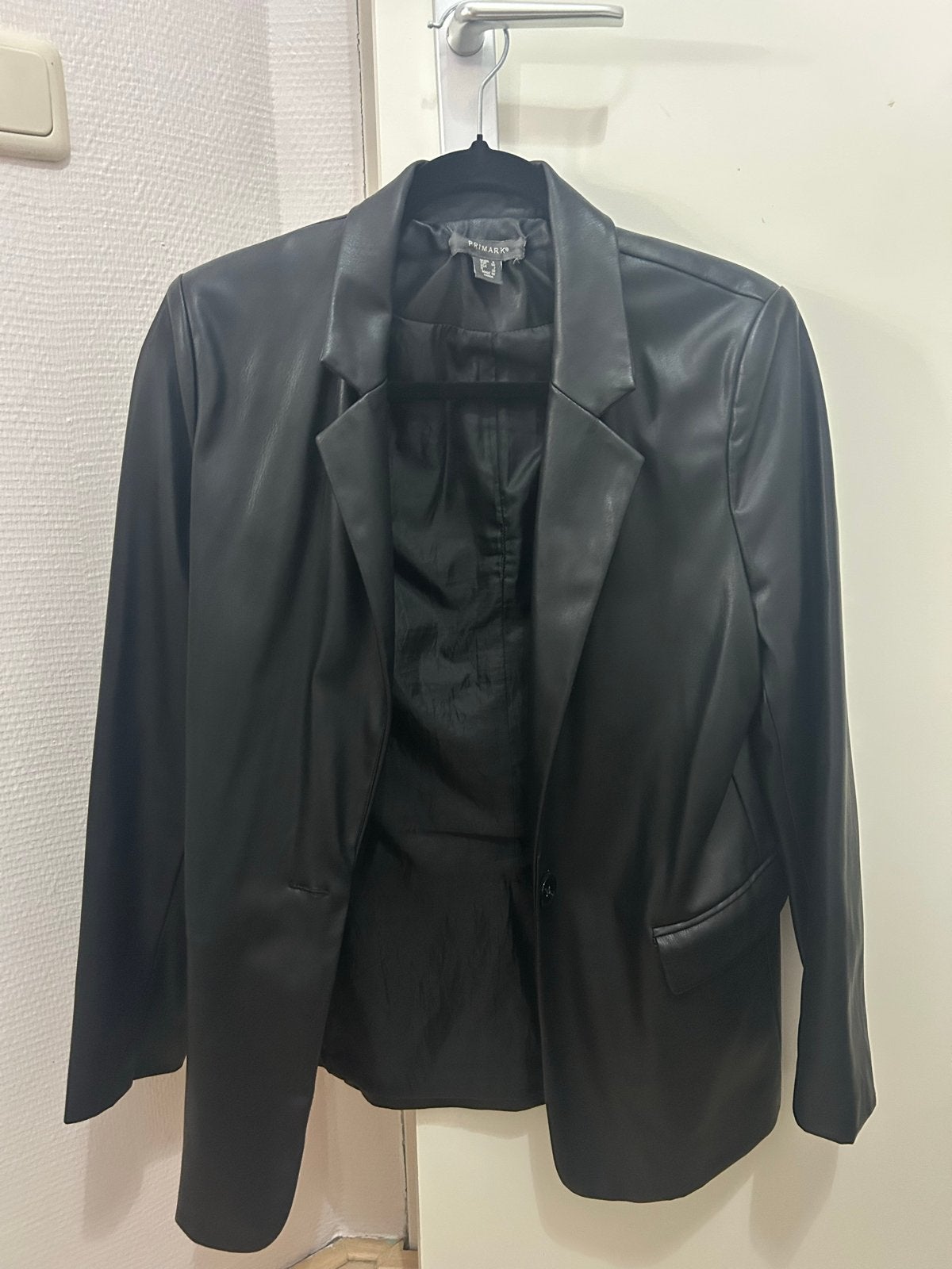 Zwart leren jasje van Primark, maat 36 (S), Kleding | Dames, Zwart, Ophalen of Verzenden, Zo goed als nieuw, Jasje