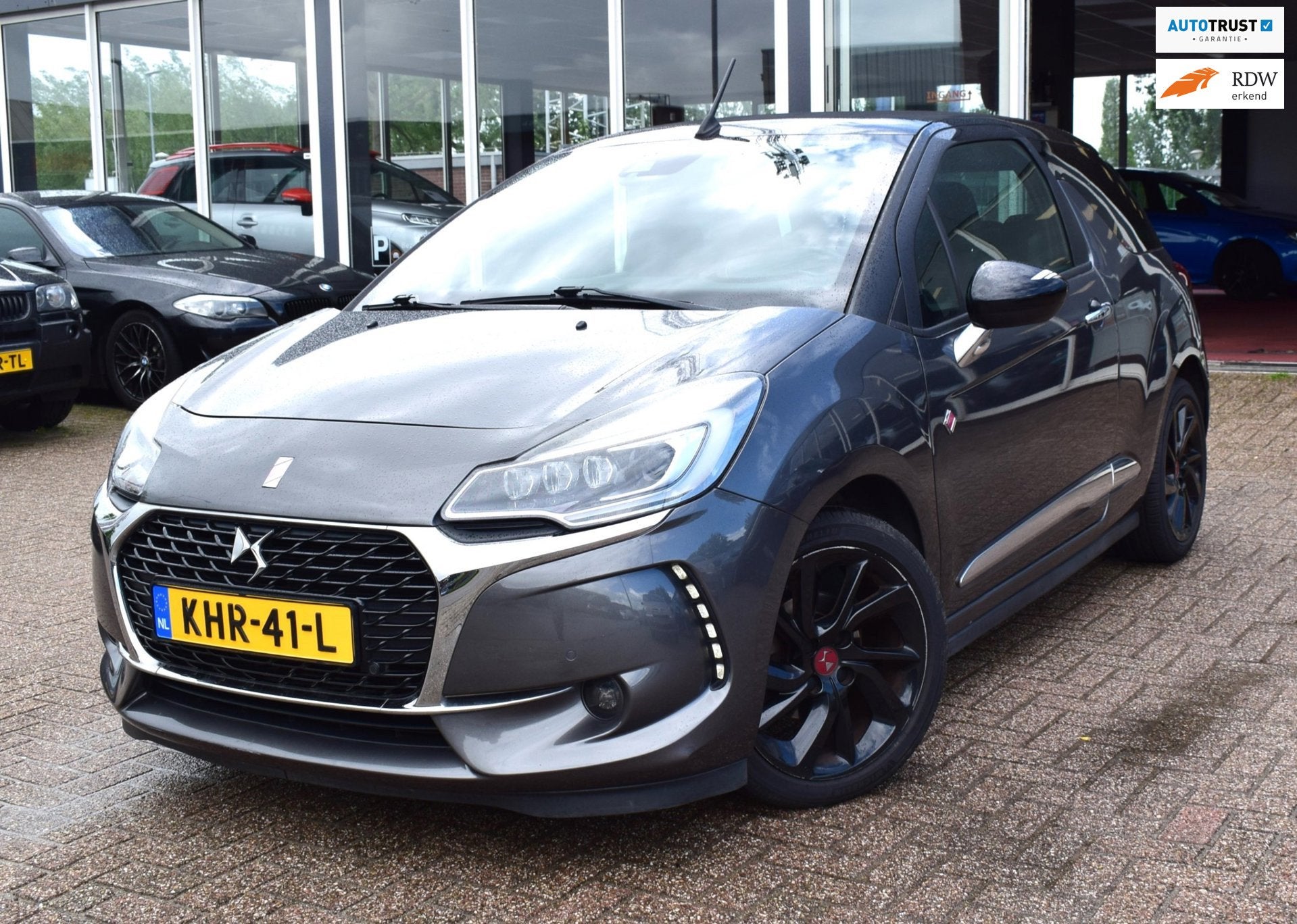 DS 3 Cabrio 1.2 PureTech So Chic DS3 Cabrio Performance Line, Auto's, DS, Stof, Gebruikt, 1199 cc, Cabriolet