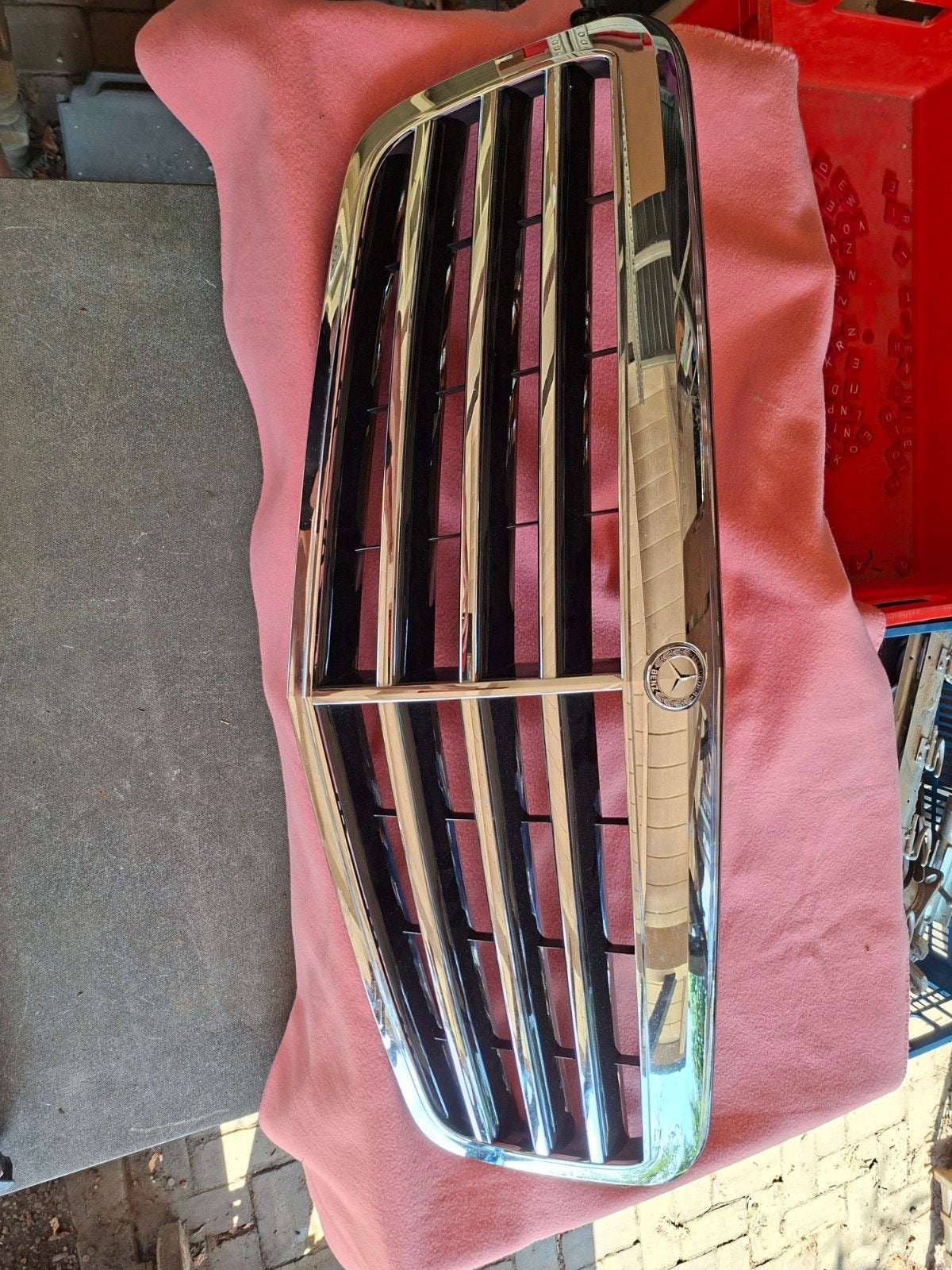Grille Mercedes A 212 880 05 83 Benz - Als Nieuw, Auto-onderdelen, Ophalen of Verzenden, Voor, Mercedes-Benz