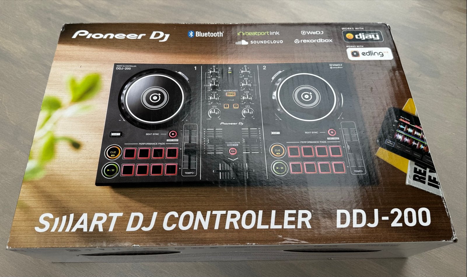 Pioneer DDJ-200 Smart DJ Controller - Nieuw in doos, Muziek en Instrumenten, Pioneer DJ Europe Ltd, Dj-set, Wat Building, Odyssey Business Park, West End Road, South Ruislip, Middlesex HA4 6QQ VK