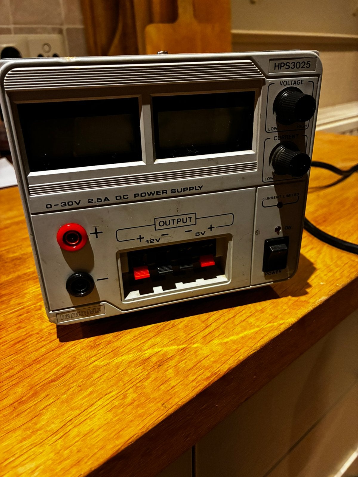 Regelbare lab  0-30 v, Ophalen of Verzenden, Zo goed als nieuw