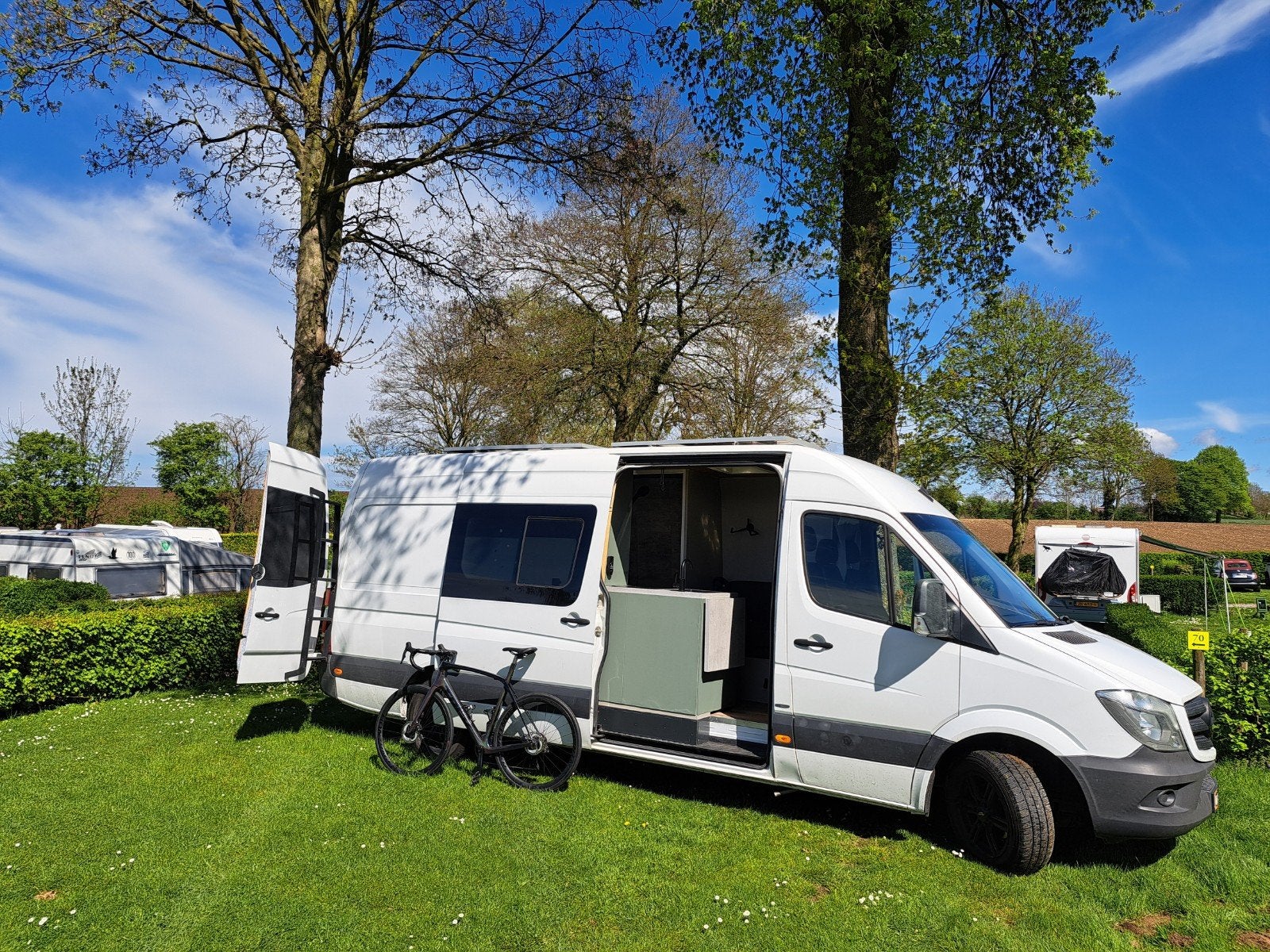Campervan zelfbouw, Caravans en Kamperen, Buscamper of Camperbus, Tot en met 2, Particulier, Mercedes-Benz