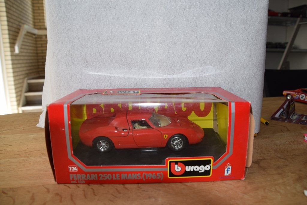 modelauto 1;24, Ophalen of Verzenden, Zo goed als nieuw, Auto, Bburago