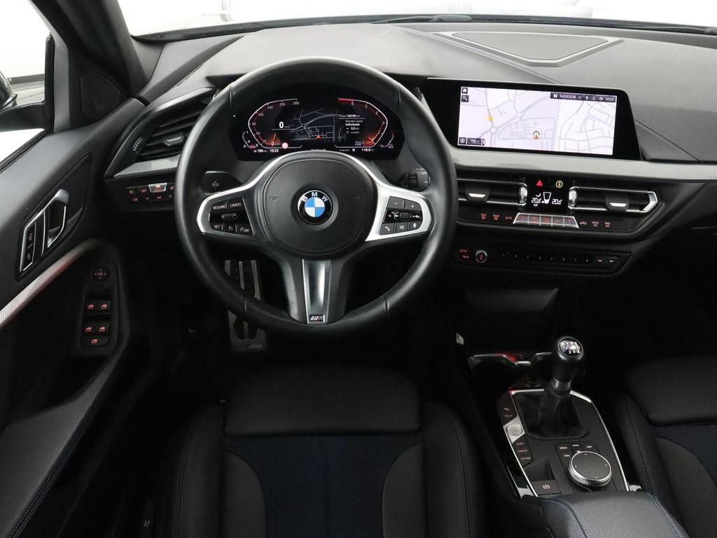 BMW 1-serie 118i M Sport | Carplay | Sportstoelen | Camera |, Auto's, BMW, Gebruikt, Origineel Nederlands, Bedrijf, Handgeschakeld