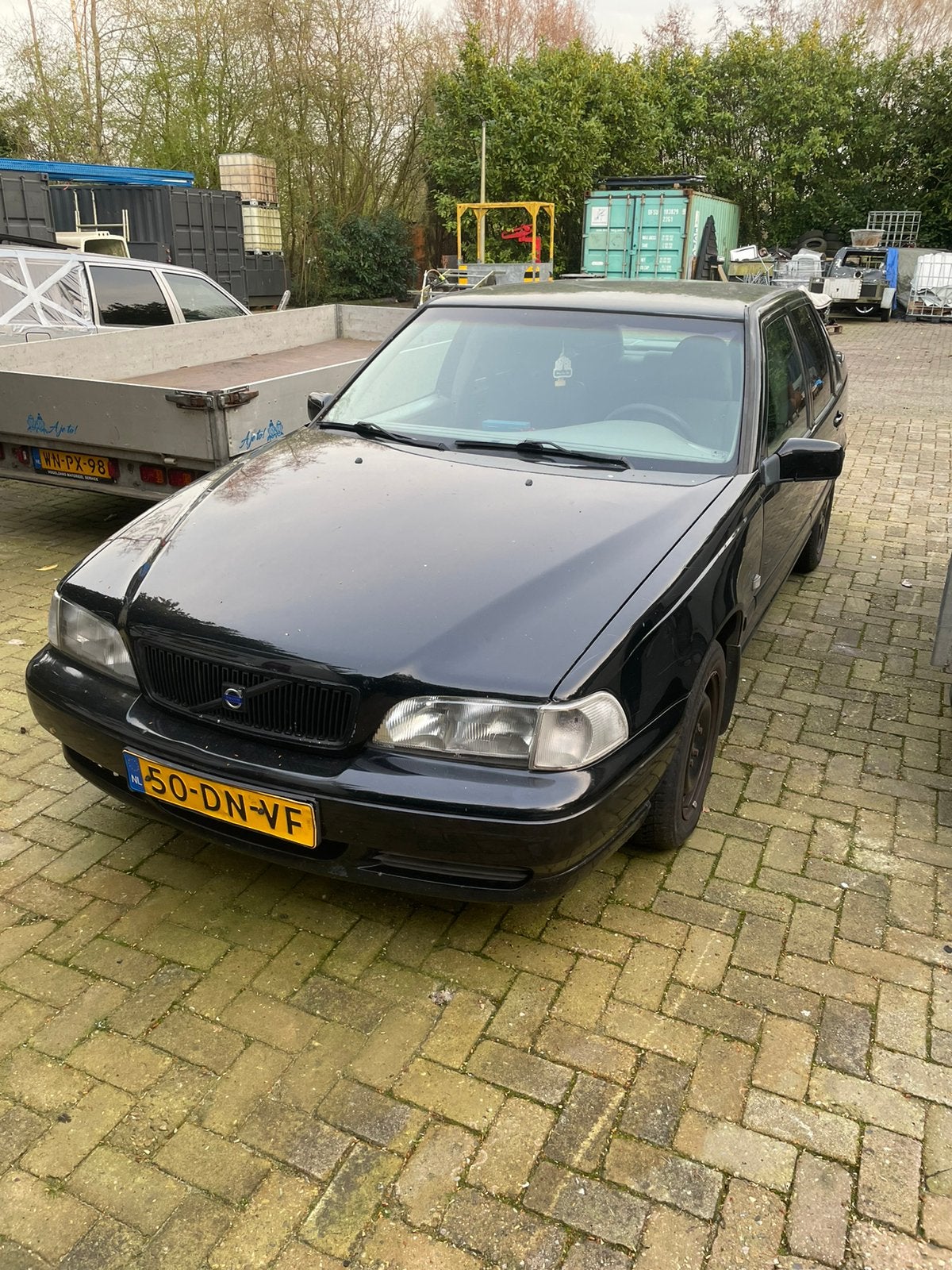 Volvo S70 2.4 140PK 1999 Zwart, Auto's, Voorwielaandrijving, Leder en Stof, Zwart, Origineel Nederlands
