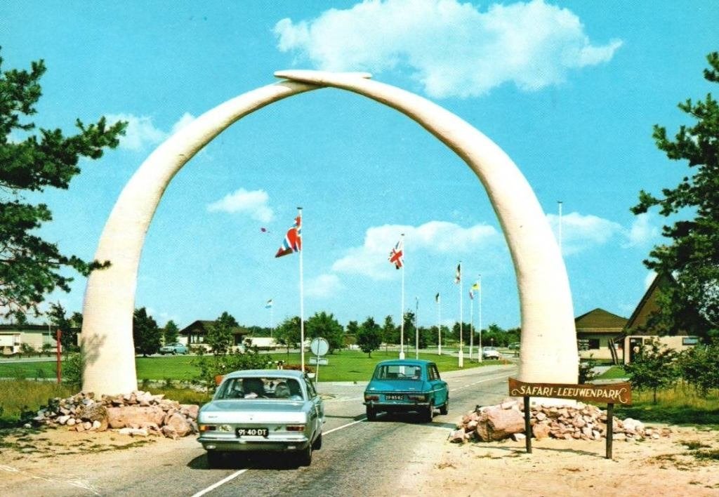 Hilvarenbeek. Safaripark De Beekse Bergen1970 met Opel Kadet, Ophalen, 1940 tot 1960, Ongelopen, Noord-Brabant