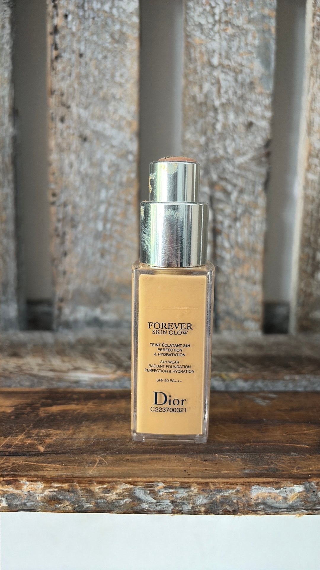 Dior Forever Skin Glow Foundation 3WO, Ophalen of Verzenden, Zo goed als nieuw, Beige, Gehele gezicht