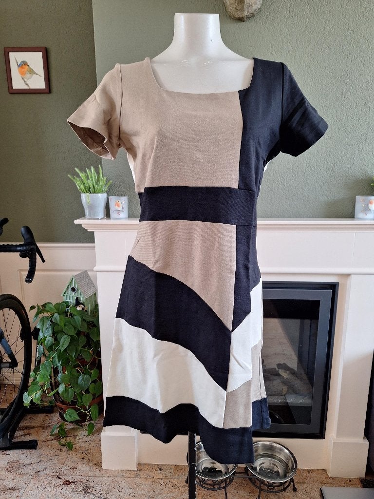 Atmos Fashion colour block jurk L 42, Kleding | Dames, Maat 42/44 (L), Zo goed als nieuw, Knielengte, Atmos Fashion