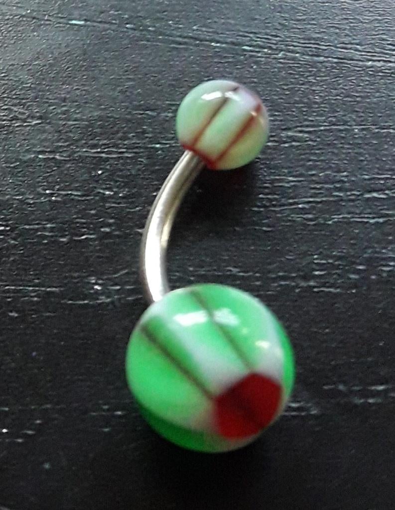 Leuke groen met rode sterretjes navelpiercing (banana bell), Ophalen of Verzenden, Nieuw, Staal, Navelpiercing