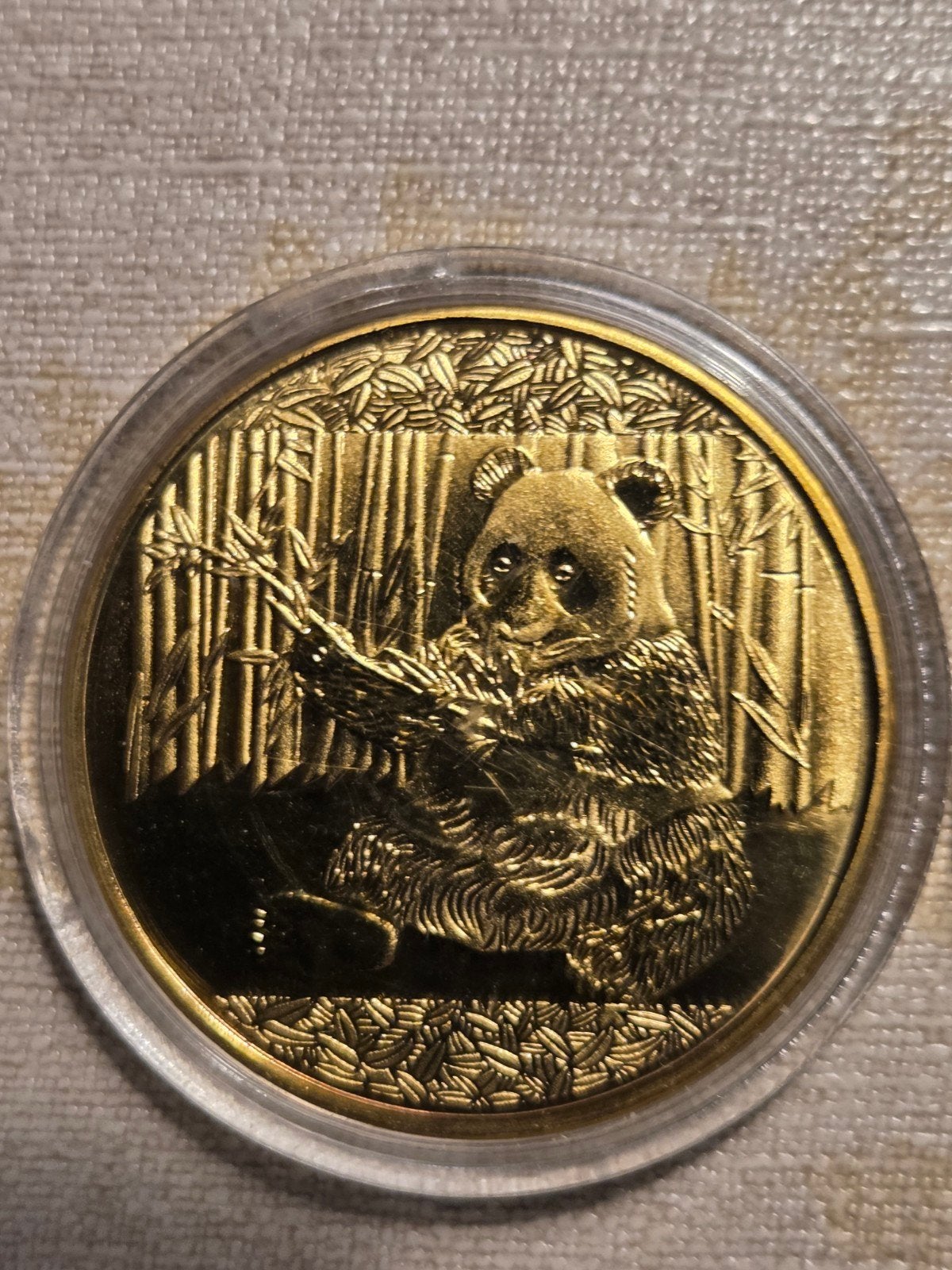 Goudkleurige Panda Munt - Zeldzame Chinese Uitgave, Ophalen of Verzenden, Oost-Azië, Losse munt