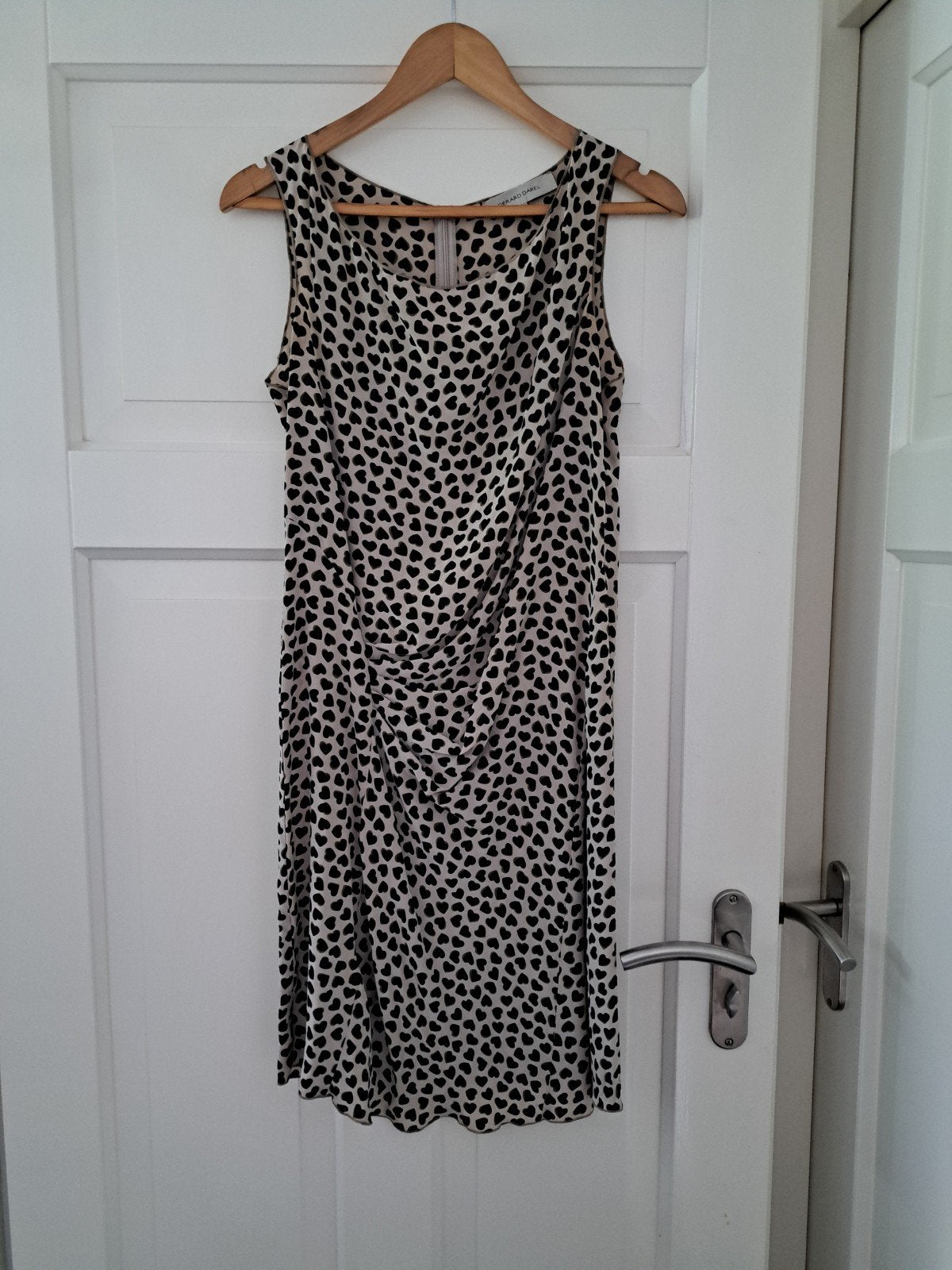 Prachtig zijden jurkje Gerard Darel maat 38, Kleding | Dames, Maat 38/40 (M), Gerard Darel, Beige, Ophalen of Verzenden