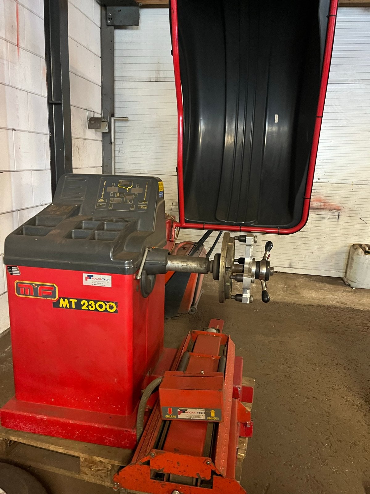 MF MT 2300 truckBanden balanceermachine, Ophalen of Verzenden, Gebruikt, Personenwagen, Banden en Velgen