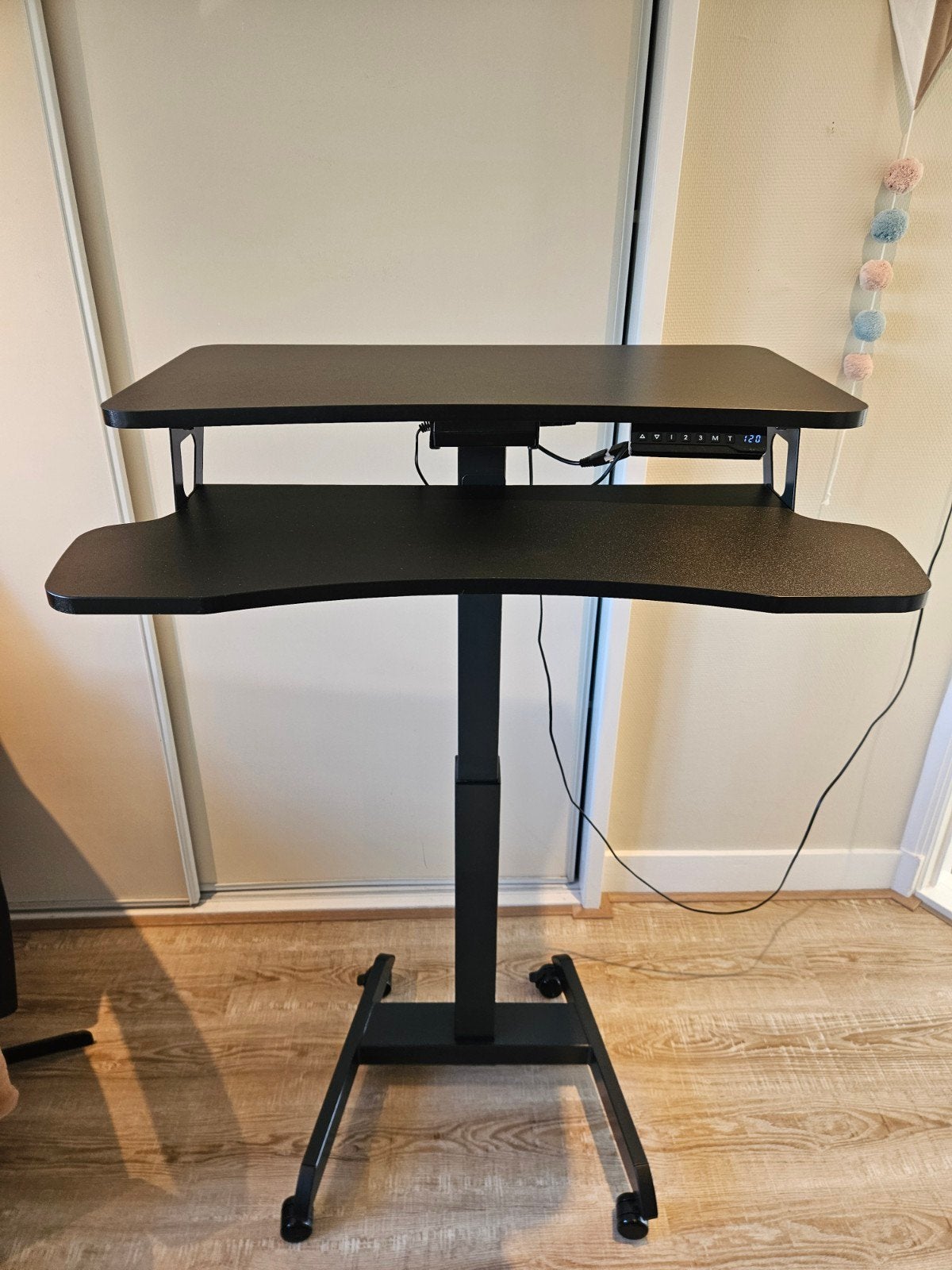 Zit sta bureau elektrisch, Ophalen, Met wielen, Zo goed als nieuw