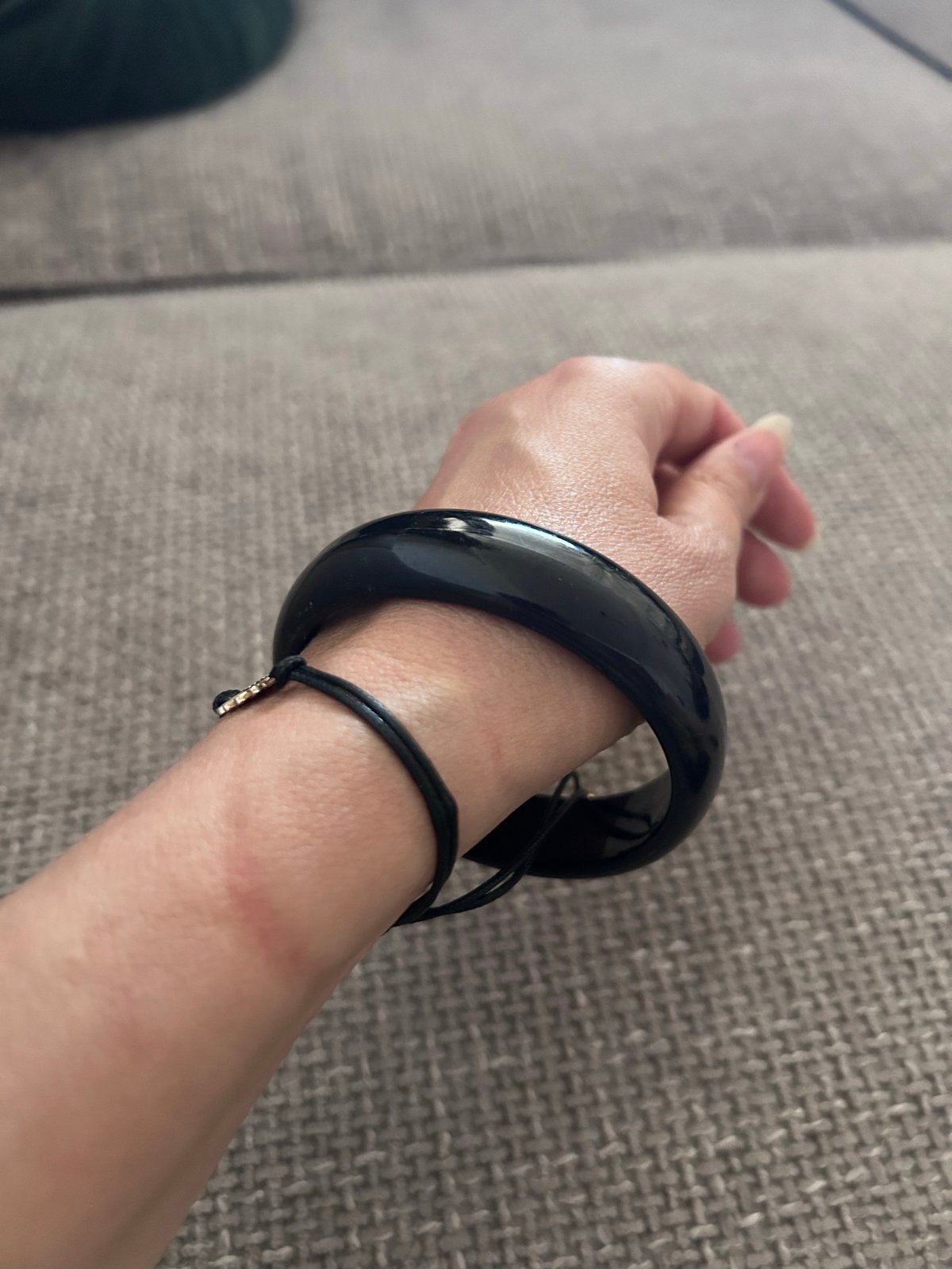 Zwarte Armband - Stijlvol en Tijdloos kunststof jaren 80, Ophalen of Verzenden, Zo goed als nieuw, Zwart, Overige materialen