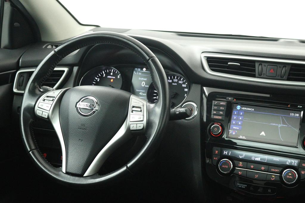 Nissan Qashqai 1.2 Business Edition (PANORAMADAK, TREKHAAK,, Voorwielaandrijving, Gebruikt, 4 cilinders, Automatische klimaatregeling