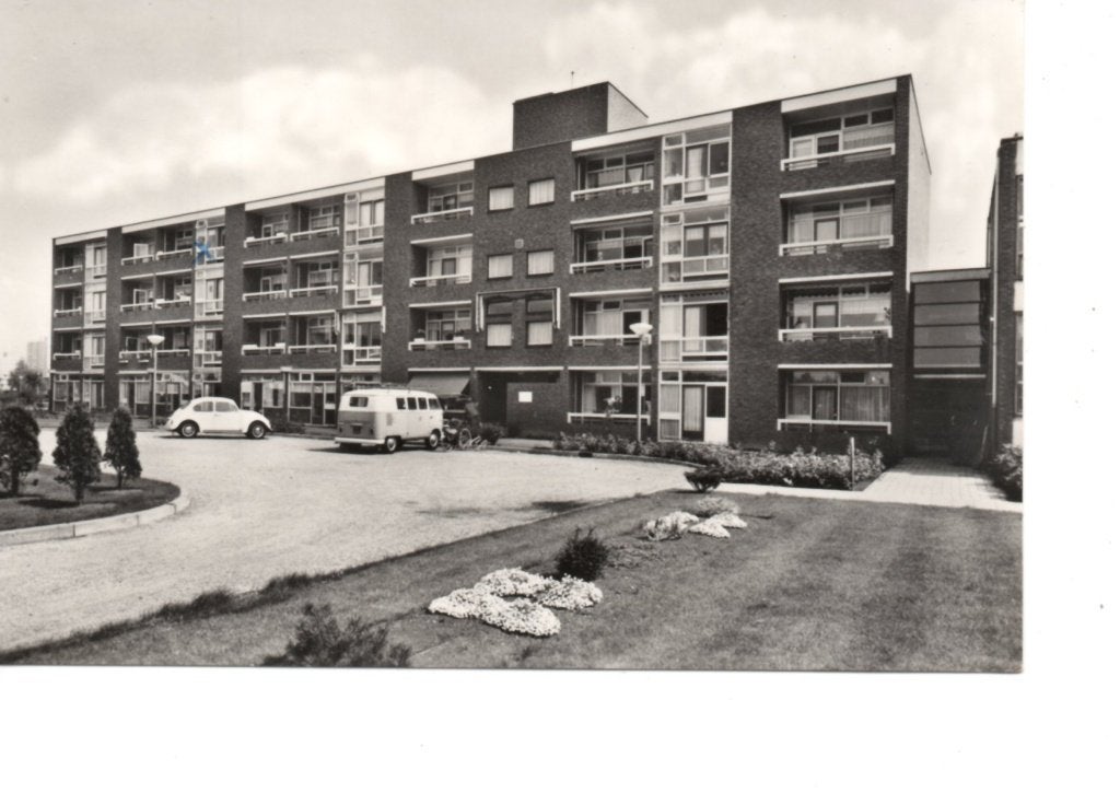 Amsterdam.Ansichtkrt R.K. Bejaardencentr.Huize Buitenveldert, Ophalen of Verzenden, 1960 tot 1980, Ongelopen, Noord-Holland