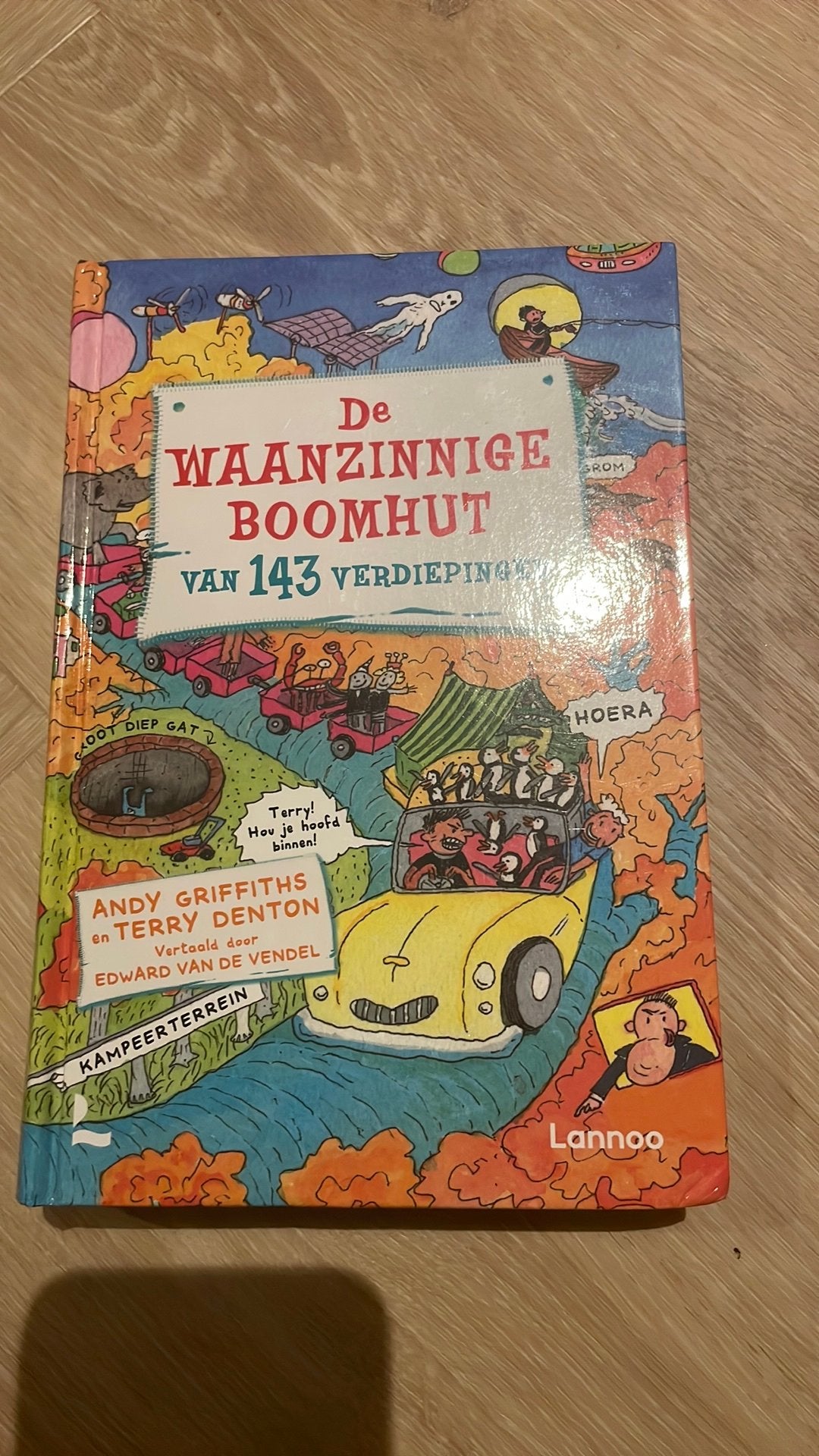 De waanzinnige boomhut deel 11 - Andy Griffinths, Ophalen of Verzenden, Zo goed als nieuw, Fictie