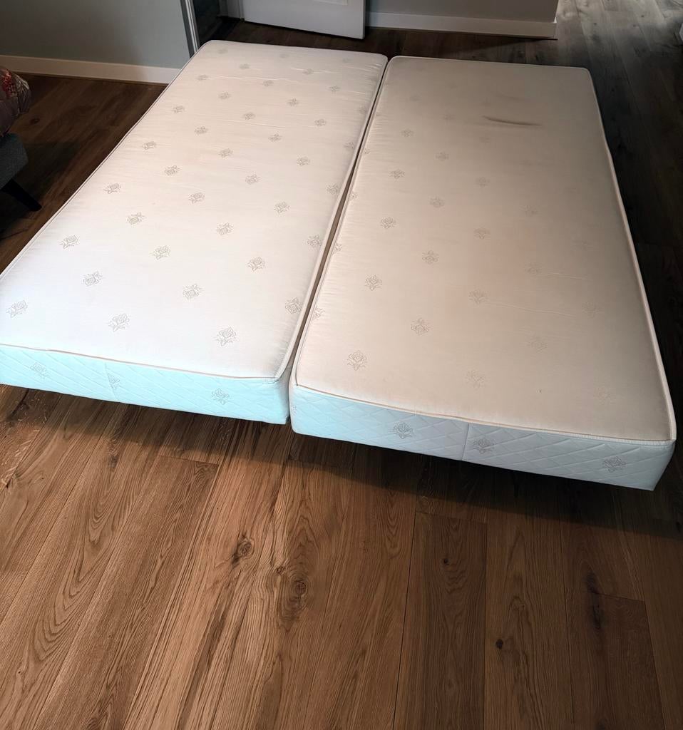 GRATIS; Boxspring onderstel - 2x eenpersoons, Ophalen, Gebruikt, 90 cm, Eenpersoons