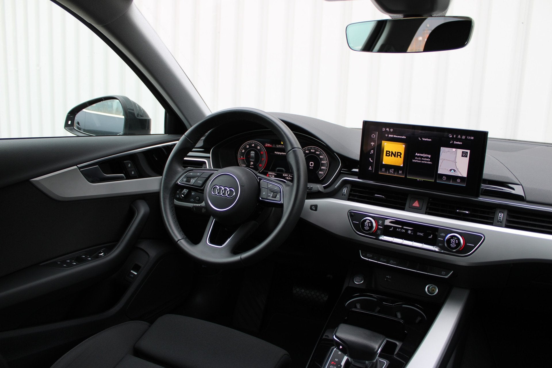 Audi A4 Limousine 35 TFSI Advanced Edition | Incl. 12 maande, 12 maanden, Stof, 4 cilinders, Origineel Nederlands