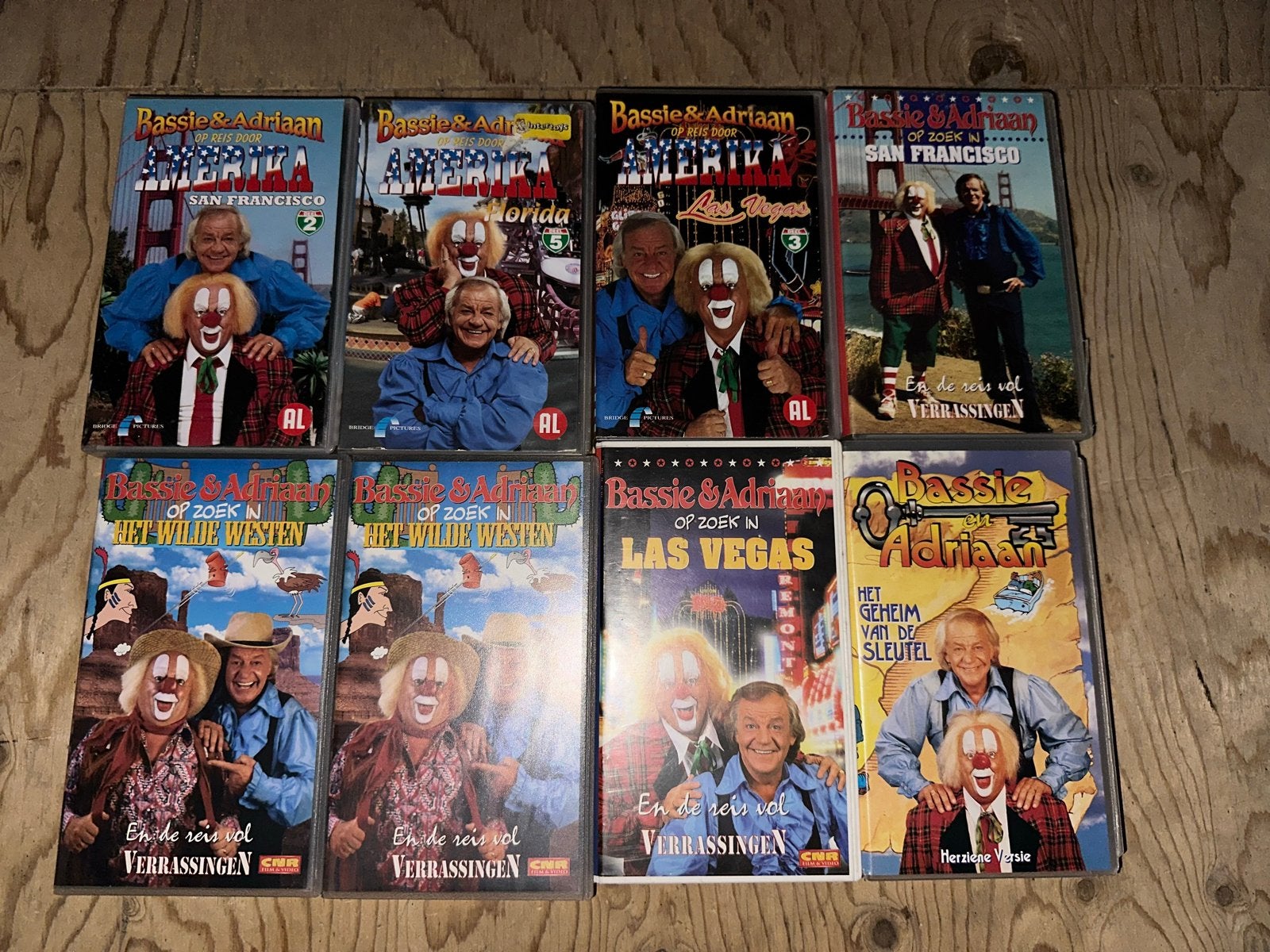 Bassie & Adriaan VHS collectie - Op Reis Door Europa & Ameri, Gebruikt, Alle leeftijden, Kinderfilm, Nederlands