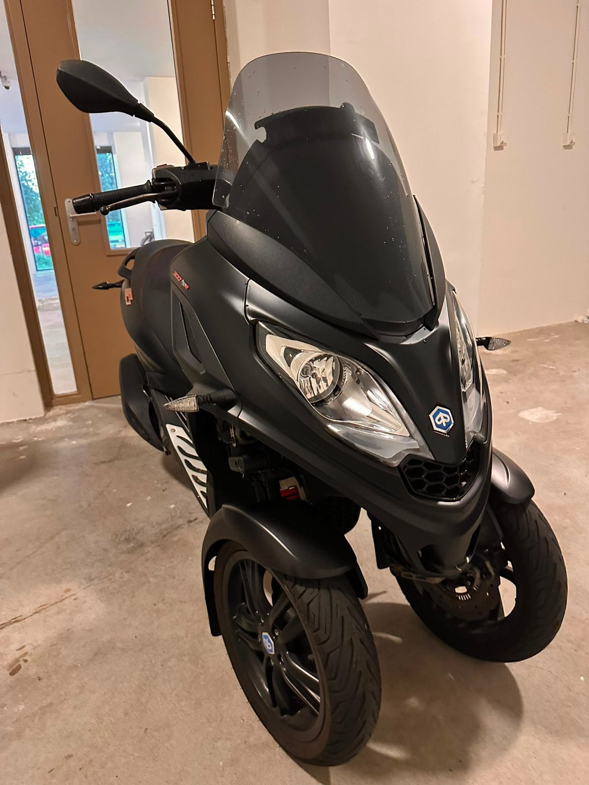 Piaggio MP3 300 HPE Sport (2022), Particulier, Scooter