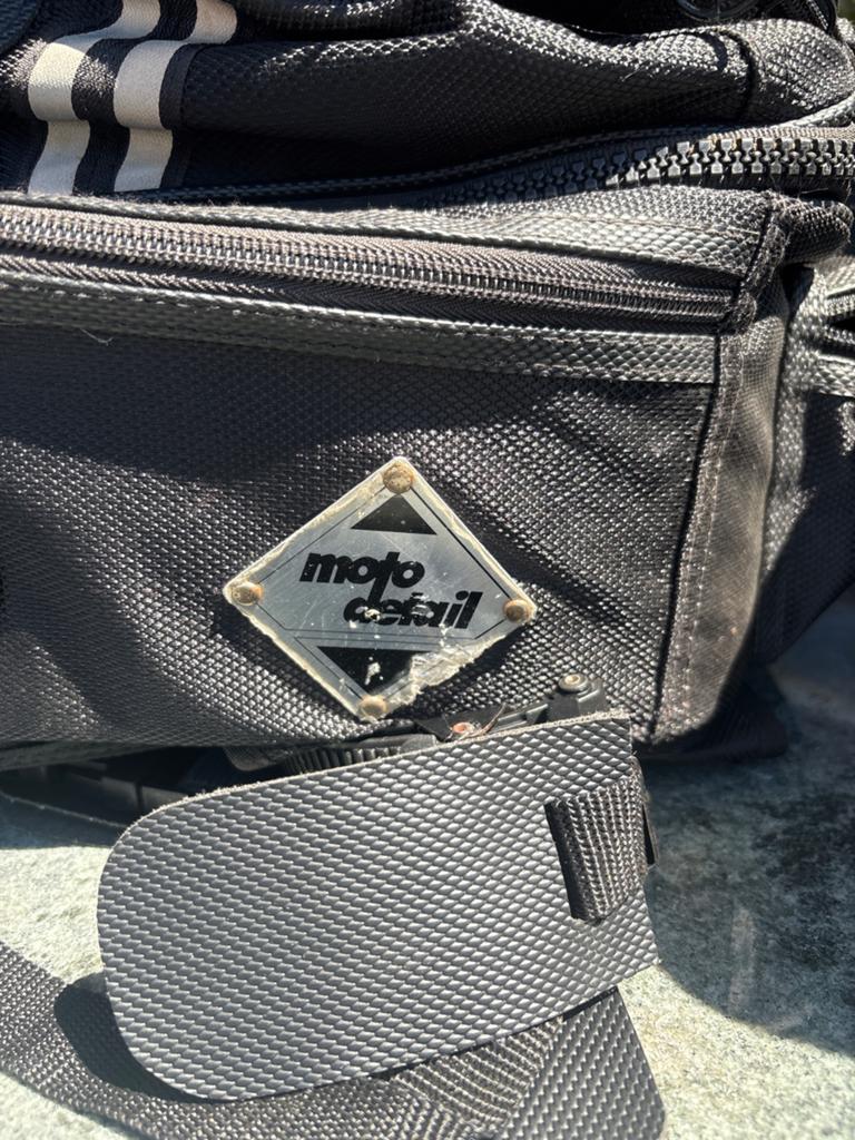 Tanktassen: 2x magneet, 1x klembevestiging, Ophalen, Gebruikt