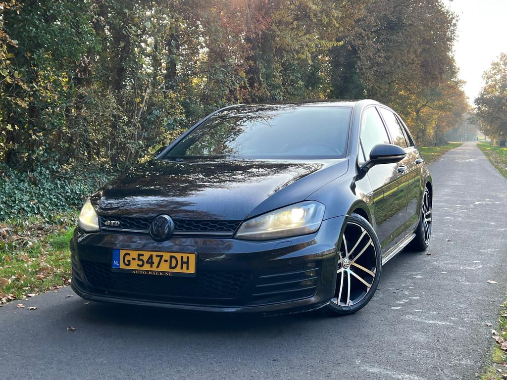 Volkswagen Golf 2.0 TDI GTD | ACC + DSG + Navi, Auto's, Volkswagen, Stof, Gebruikt, 4 cilinders, Zwart