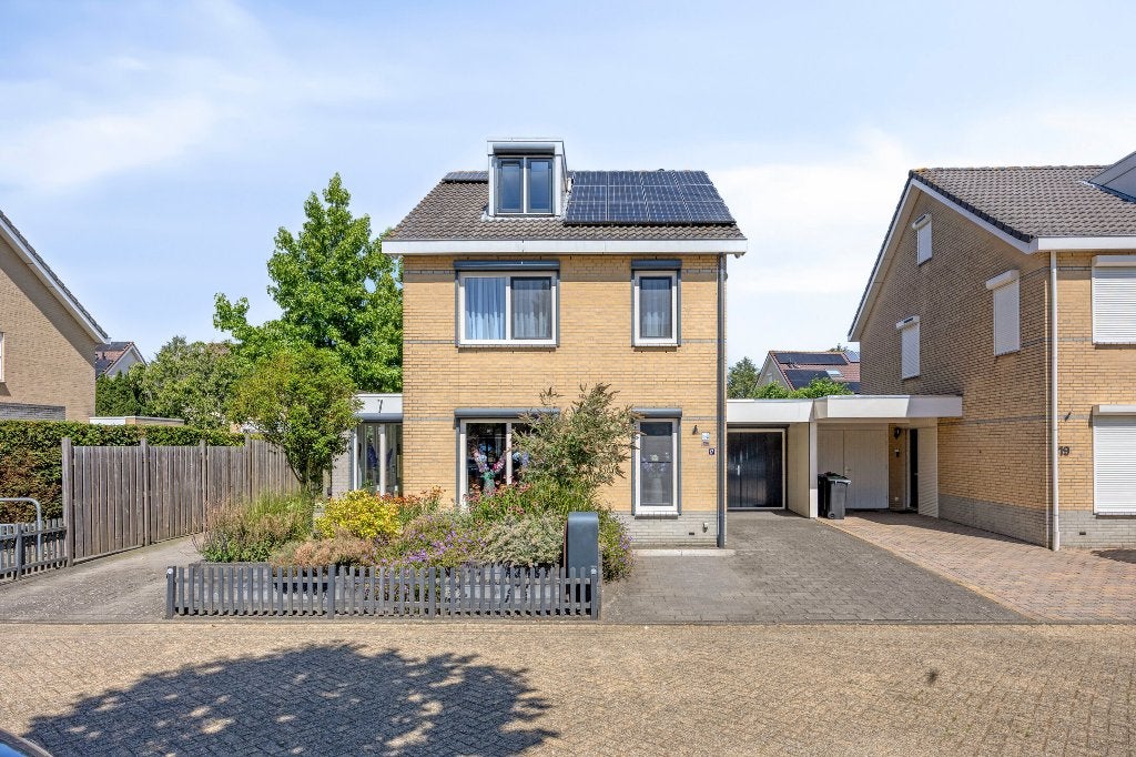 TE KOOP INSTAPKLARE GEZINSWONING IN TIEL, Ophalen of Verzenden, Gebruikt