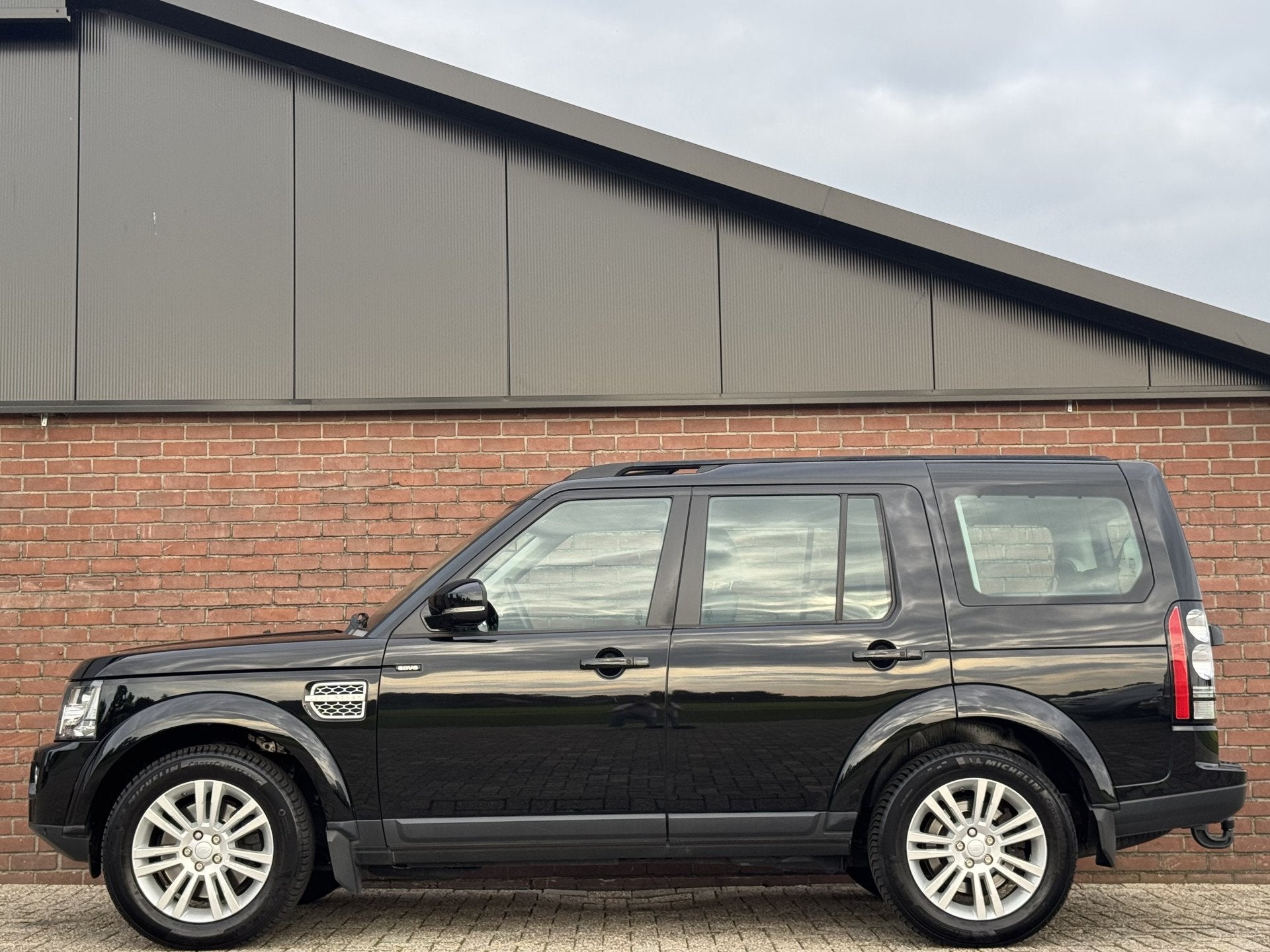 Land Rover Discovery 3.0 SDV6 HSE 7P. | NL-AUTO! | TREKHAAK!, Auto's, Euro 5, Gebruikt, Zwart, 2993 cc