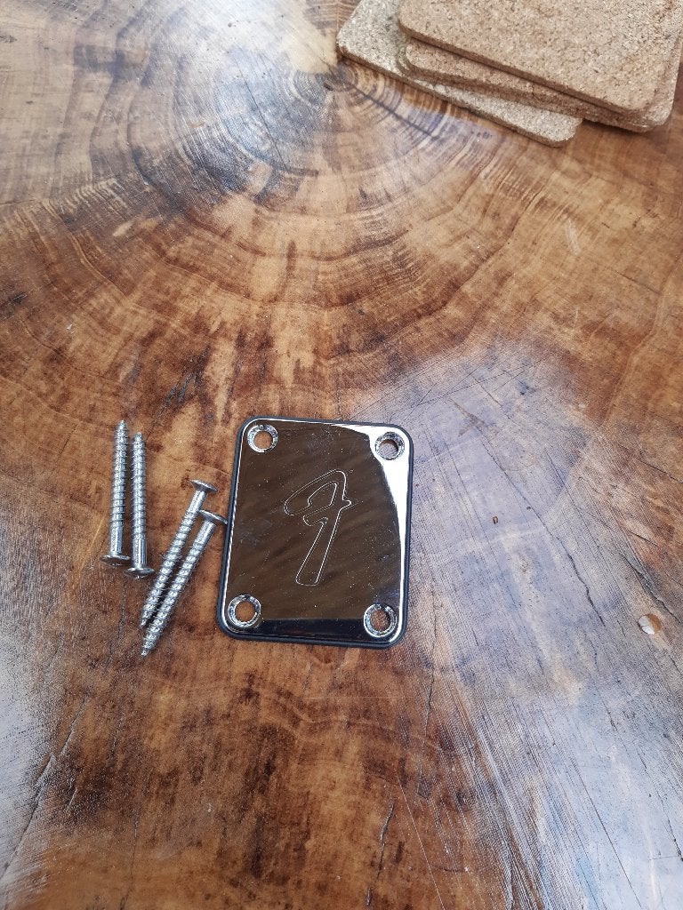 neckplate met F inscriptie, Ophalen of Verzenden, Nieuw, Elektrische gitaar